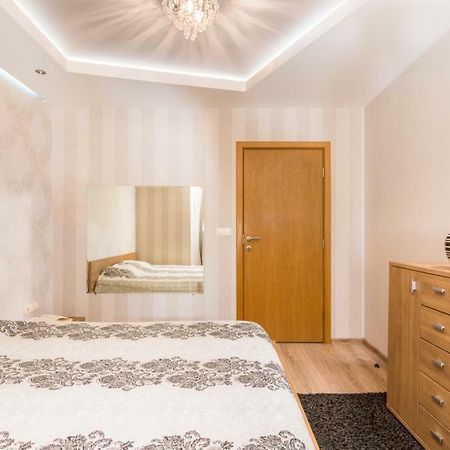 Nice And Cozy Flat In The Center София Екстериор снимка
