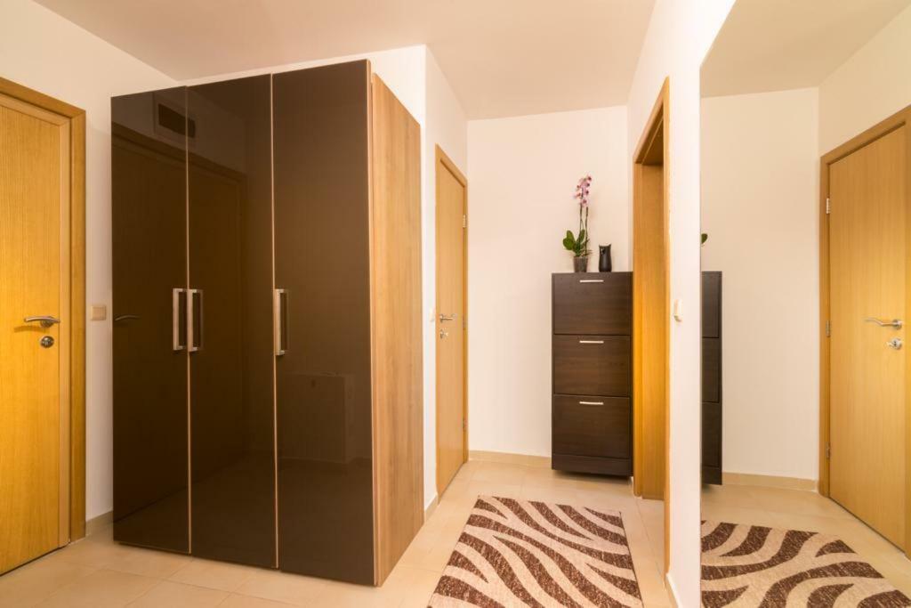 Nice And Cozy Flat In The Center София Екстериор снимка